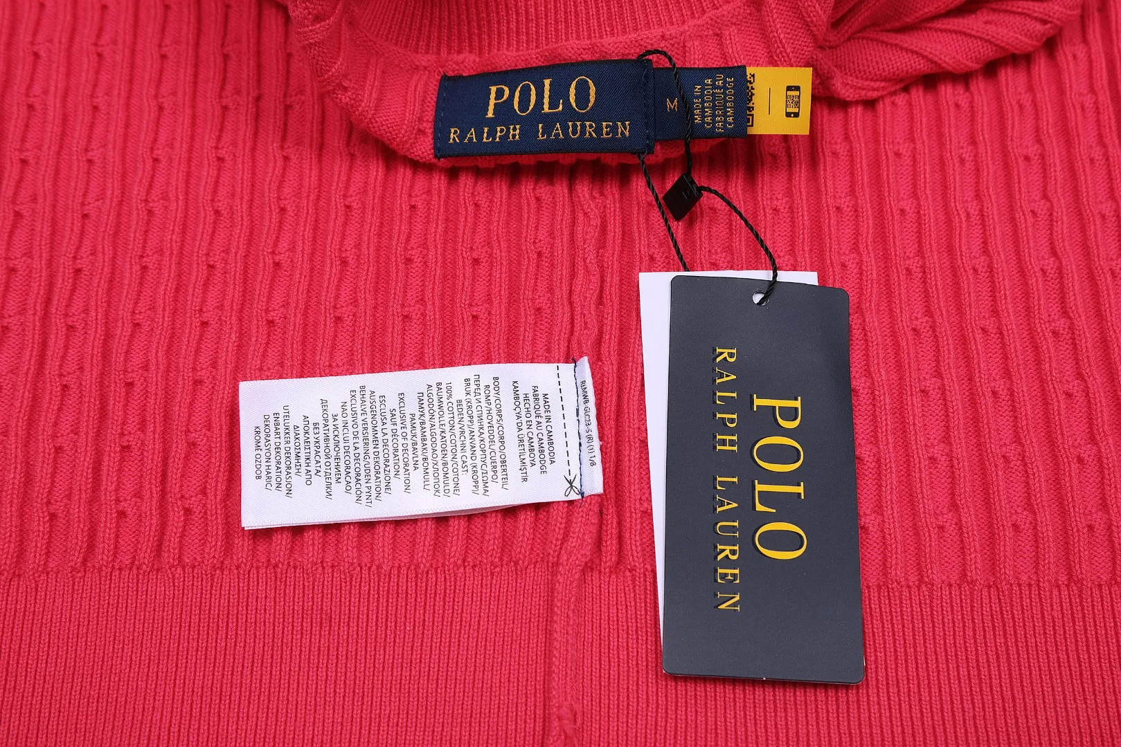 P210 Top quality" Style number: DS005# (not off the shelves all year round) [Ralph Lauren round neck solid color pony embroidery logo knitted cardigan long sleeves] ✅Ralph Lauren Ralph Lauren classic basic versatile twist knitted cardigan long sleeves ✅Main supplier platform live broadcast Wholesale entity Replenish when out of stock Not off the shelf ✅ZP quality 1:1 version Scan the code to enter the GF website Counter quality ✅Detailed quality is the only one in Guangzhou Imported quality cotton yarn, focusing on high-end, cost-effective, good quality, needless to say ✅Zhao Lusi's same style is really amazing, so sweet, so beautiful. This cardigan is really good-looking ✅The upper body is simple and easy to match. A must-have for goddess ootd. Good-looking clothes are never picky. A must-have in the goddess' wardrobe. Size: S-XL Color: Black, almond, gray, navy blue, pink, white, light blue, taro purple, rose red, white label, big red and blue label